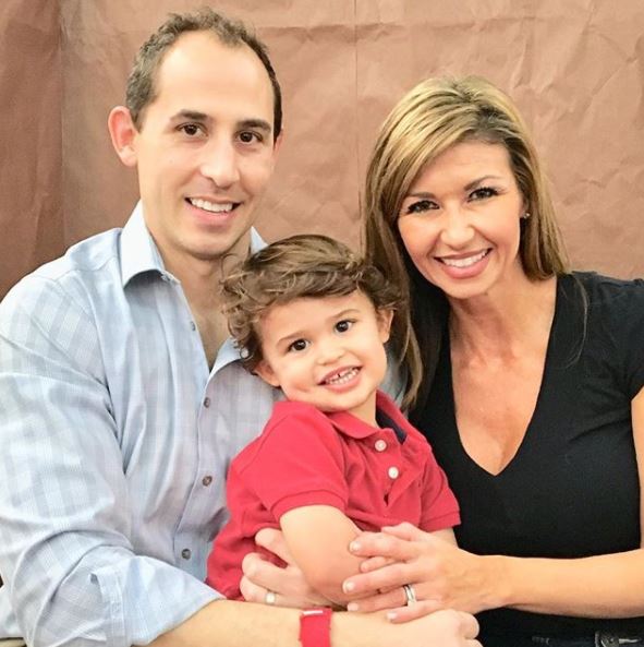 Julie Durda with her husband and son |  Source: Instagram