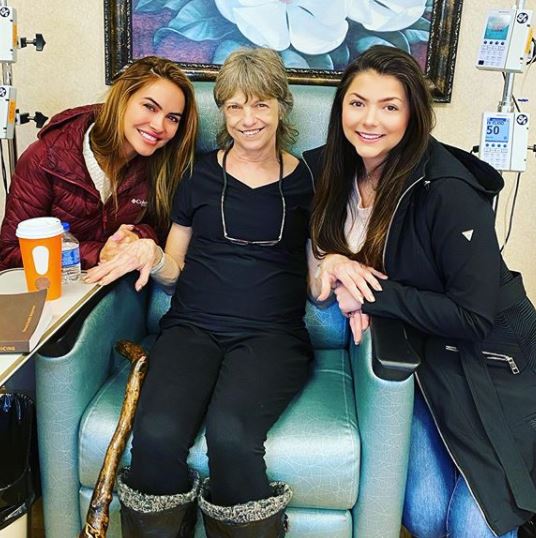Chrishell Stause with Parent/s}}