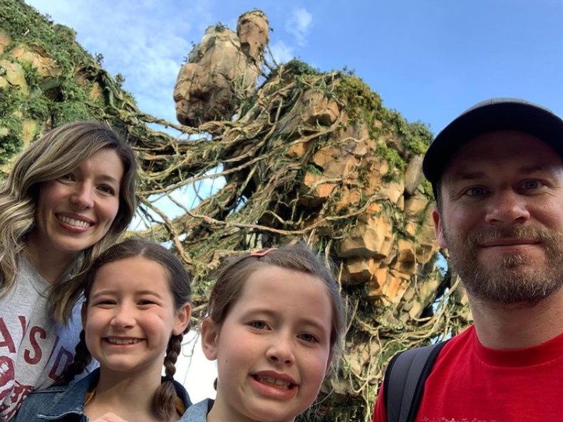Adam Weir with his girlfriend and children | Source: Adam's Instagram